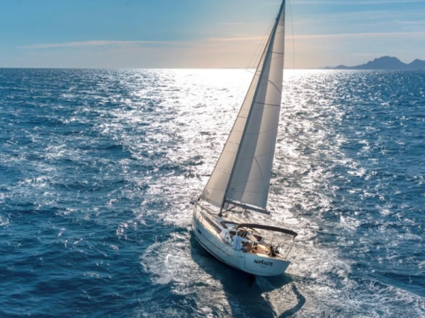 Dufour 360 - immagine 3