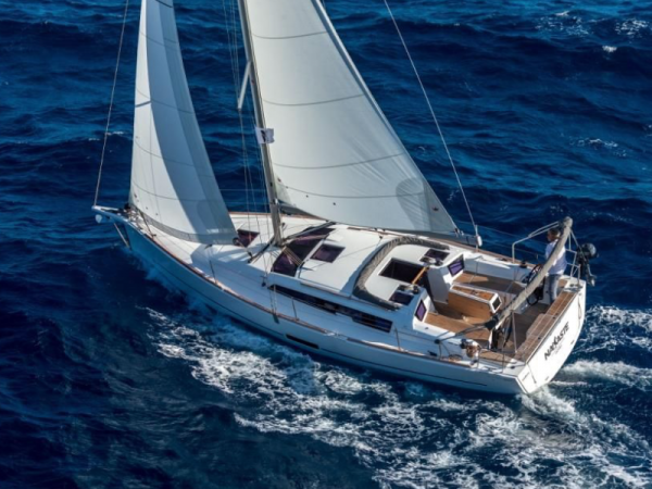 Dufour 360 - immagine 2
