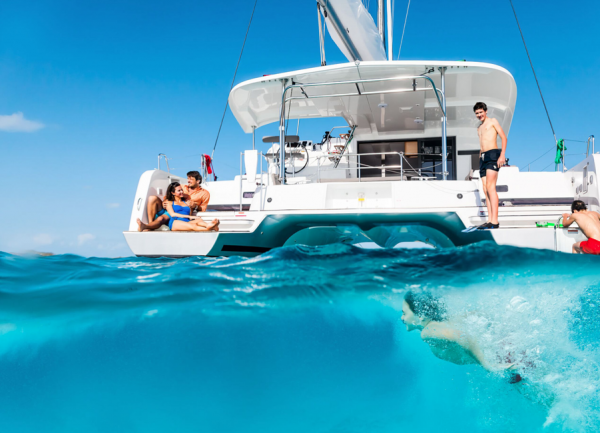 Lagoon 42 - immagine 2