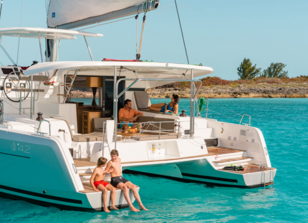 Lagoon 42 - immagine 3