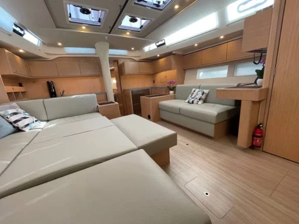 Bavaria C57 - immagine 4