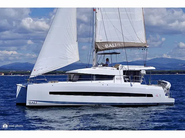 Bali 4.1 Catamaran